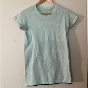 green lululemon swiftly tee size 8 short sleeve